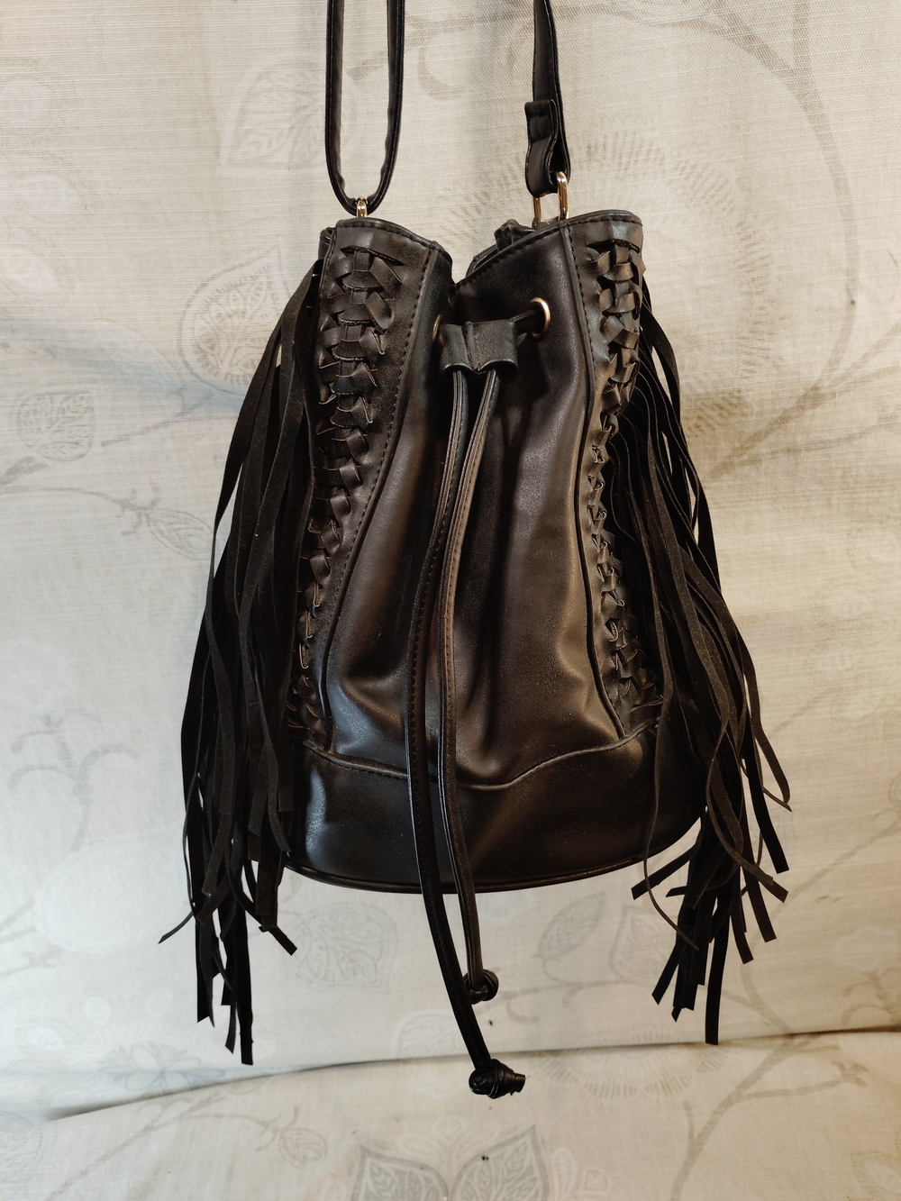 Yoki Black Faux Leather Fringe Braided Bucket Drawstring Crossbody Bag